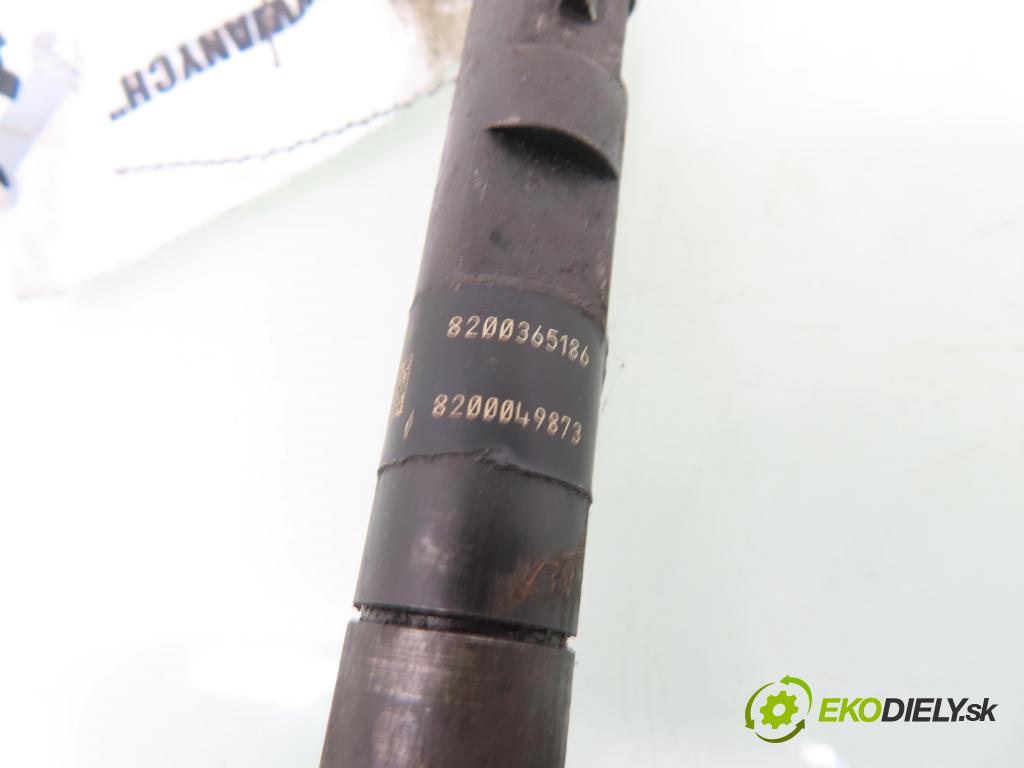 RENAULT MEGANE II (BM0/1_, CM0/1_) HB 2002 60,00 1.5 dCi 82 - K9K 722 1461,00 vstrekovač EJBR01801A ; 8200365186 ; 8200049873 (Vstrekovač paliva)