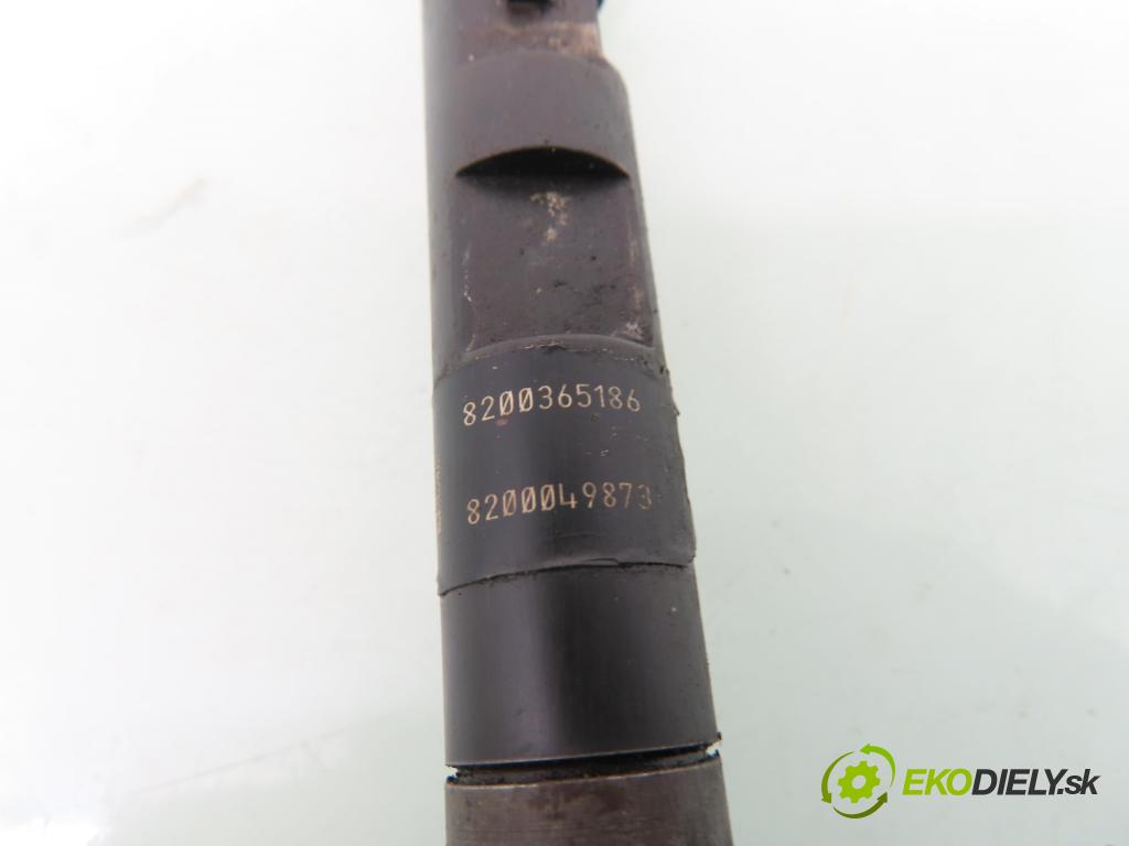 RENAULT MEGANE II (BM0/1_, CM0/1_) HB 2002 60,00 1.5 dCi 82 - K9K 722 1461,00 vstrekovač EJBR01801A ; 8200365186 ; 8200049873 (Vstrekovač paliva)