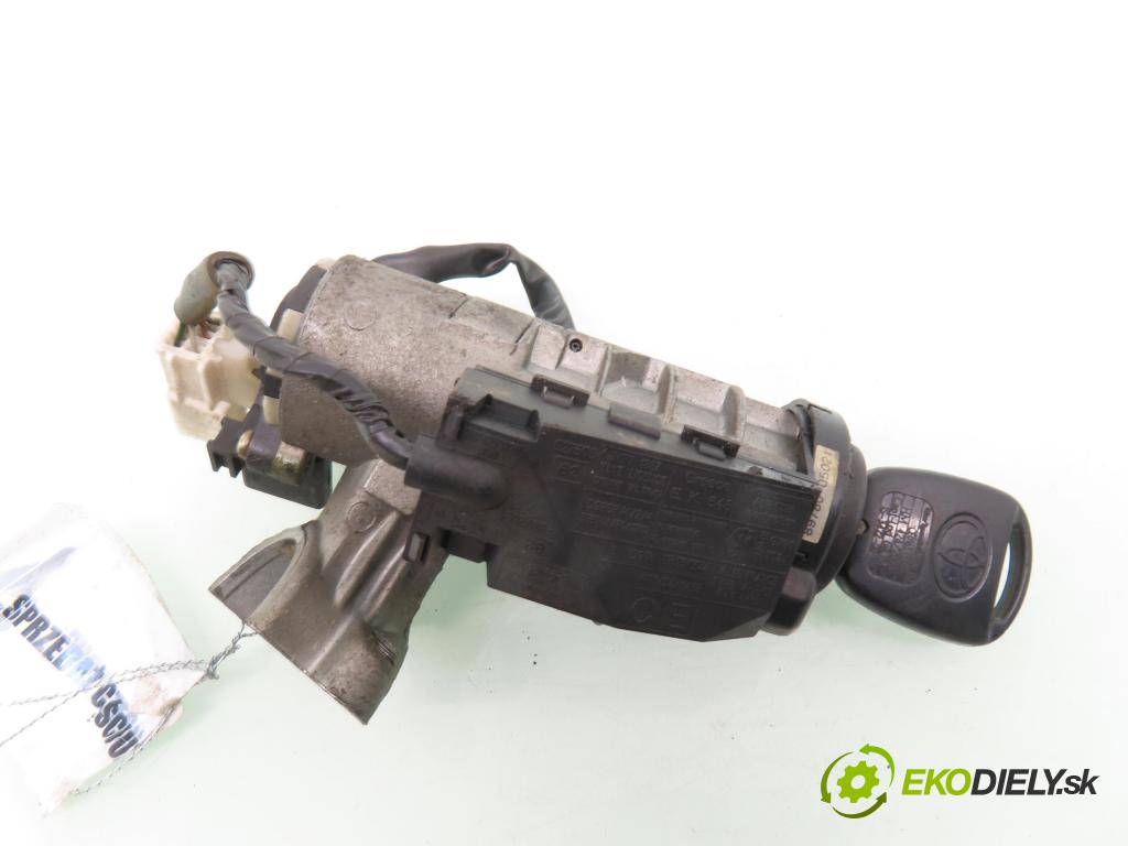 TOYOTA AVENSIS Station Wagon (_T22_) KOMBI 2001 81,00 2.0 D-4D 110 - 1CD-FTV 1995,00 spinačka 45020052 (Spínacia skrinka)