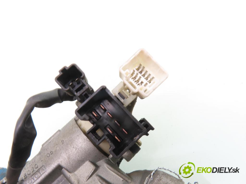 TOYOTA AVENSIS Station Wagon (_T22_) KOMBI 2001 81,00 2.0 D-4D 110 - 1CD-FTV 1995,00 spinačka 45020052 (Spínacia skrinka)