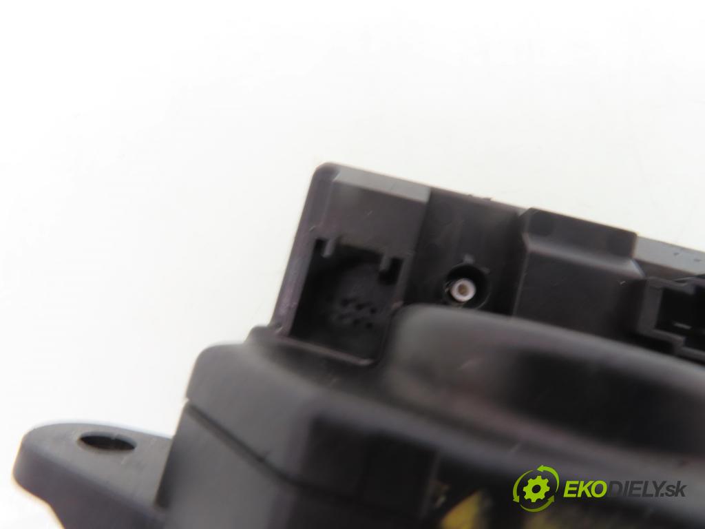 AUDI A6 (4F2, C6) SEDAN 2004 155,00 3.0 TDI quattro - BNG 2967,00 spinačka 4F0909131E (Spínacia skrinka)