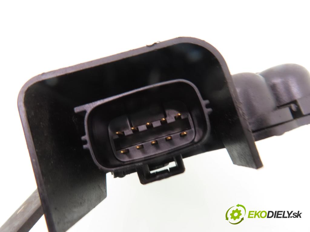 FORD TRANSIT Furgon (FA_ _) FURGON 2000 55,00 2.0 DI (FAE_, FAF_, FAG_) - D3FA 1998,00 Potenciometer plynu YC159R836BC (Potenciometer plynového pedálu)