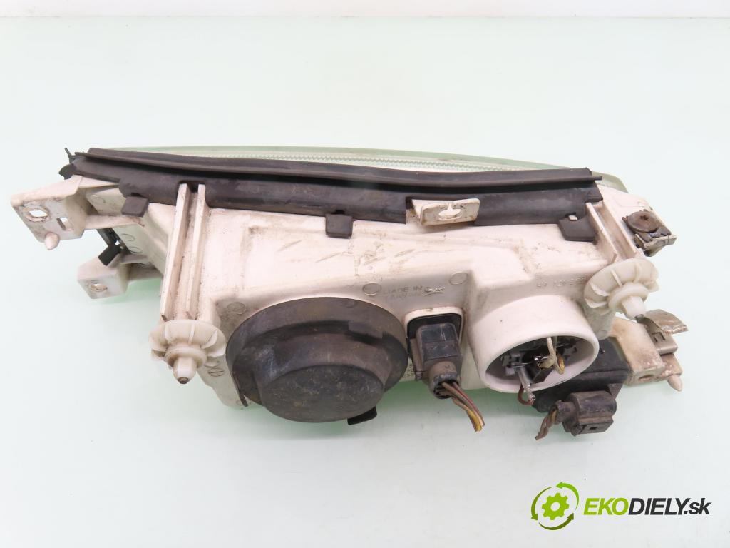 SKODA OCTAVIA I (1U2) SEDAN 1998 74,00 1.6 - AEH 1595,00 světlo PP