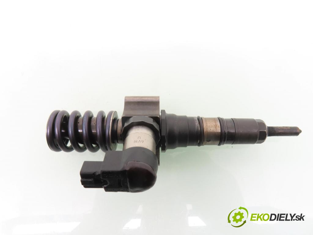 VW PASSAT B6 Variant (3C5) KOMBI 2007 103,00 2.0 TDI 16V - BKP 1968,00 Vstrekovač 03G130073D (Vstrekovač paliva)