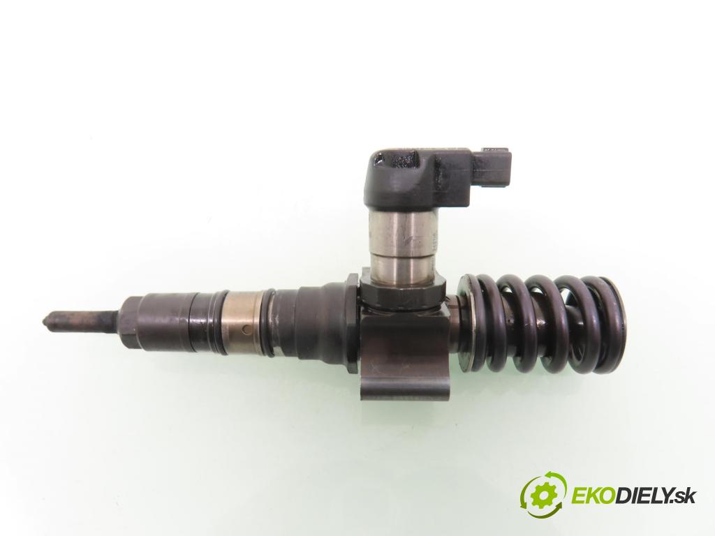 VW PASSAT B6 Variant (3C5) KOMBI 2007 103,00 2.0 TDI 16V - BKP 1968,00 Vstrekovač 03G130073D (Vstrekovač paliva)