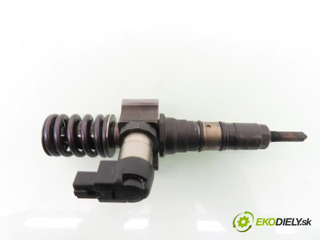 VW PASSAT B6 Variant (3C5) KOMBI 2007 103,00 2.0 TDI 16V - BKP 1968,00 Vstrekovač 03G130073D (Vstrekovač paliva)