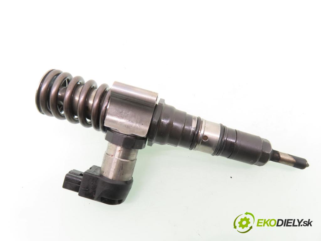 VW PASSAT B6 Variant (3C5) KOMBI 2007 103,00 2.0 TDI 16V - BKP 1968,00 Vstrekovač 03G130073S (Vstrekovač paliva)