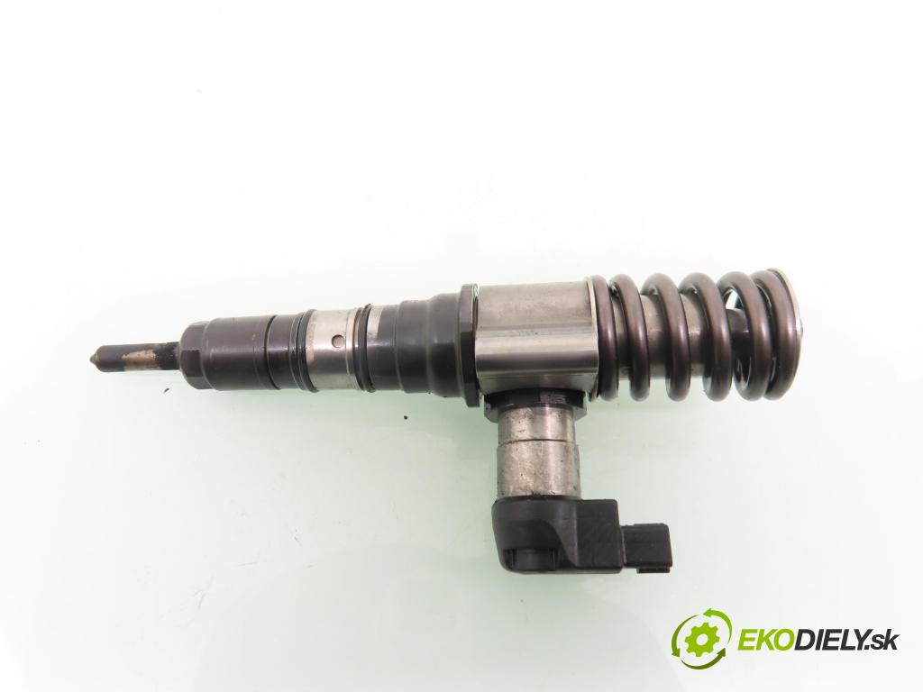 VW PASSAT B6 Variant (3C5) KOMBI 2007 103,00 2.0 TDI 16V - BKP 1968,00 Vstrekovač 03G130073S (Vstrekovač paliva)