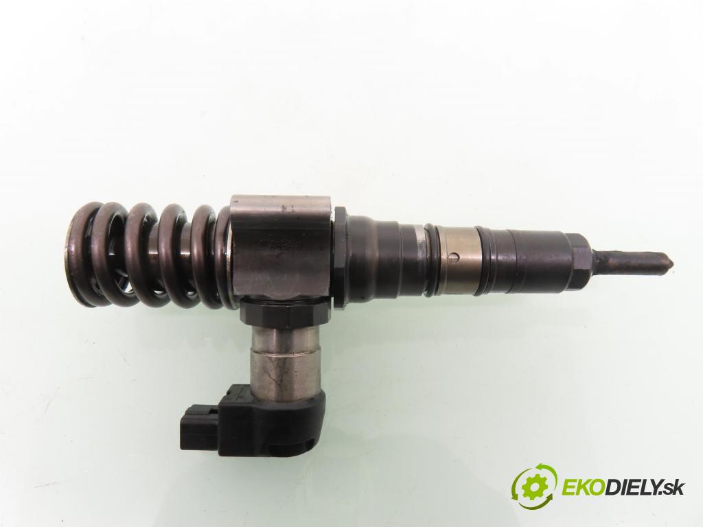 VW PASSAT B6 Variant (3C5) KOMBI 2007 103,00 2.0 TDI 16V - BKP 1968,00 Vstrekovač 03G130073S (Vstrekovač paliva)