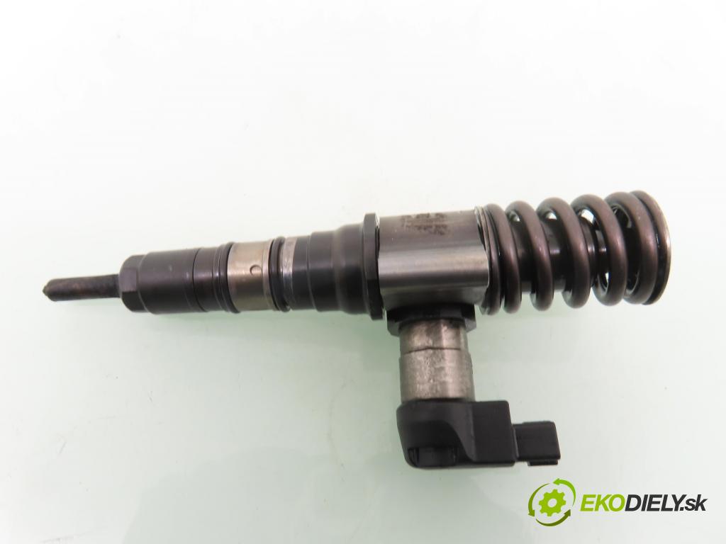 VW PASSAT B6 Variant (3C5) KOMBI 2007 103,00 2.0 TDI 16V - BKP 1968,00 Vstrekovač 03G130073S (Vstrekovač paliva)