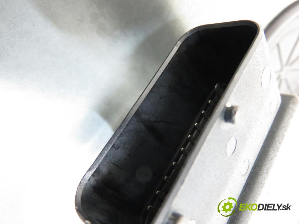 VW GOLF IV (1J1) HB 2001 96,00 1.9 TDI - ASZ 1896,00 mechanismus oken PPE 3D 1J3837730AE ; 1C1959802A