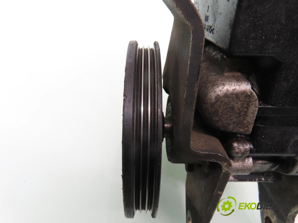 TOYOTA CARINA E (_T19_) KOMBI 1997 78,00 1.6 16V (AT190_) - 4A-FE 1587,00 pumpa servočerpadlo  (Servočerpadlo)