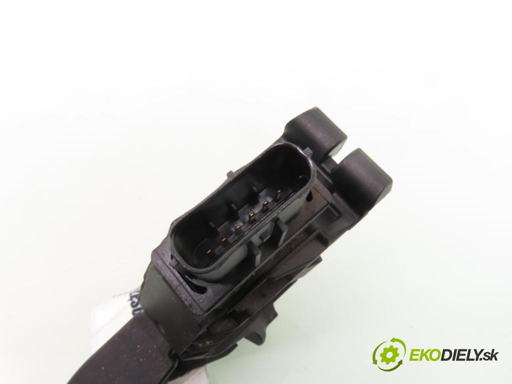 SEAT LEON (5F1) HB 2014 110,00 2.0 TDI CR 150 - CKFC 1968,00 Potenciometer plynu 5Q1723503F ; 6PV01062101 (Potenciometer plynového pedálu)