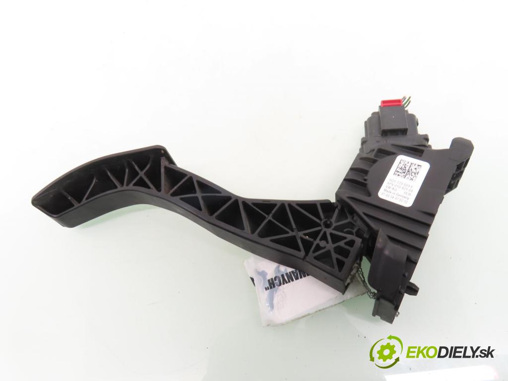SEAT LEON (5F1) HB 2014 110,00 2.0 TDI CR 150 - CKFC 1968,00 Potenciometer plynu 5Q1723503F ; 6PV01062101 (Potenciometer plynového pedálu)