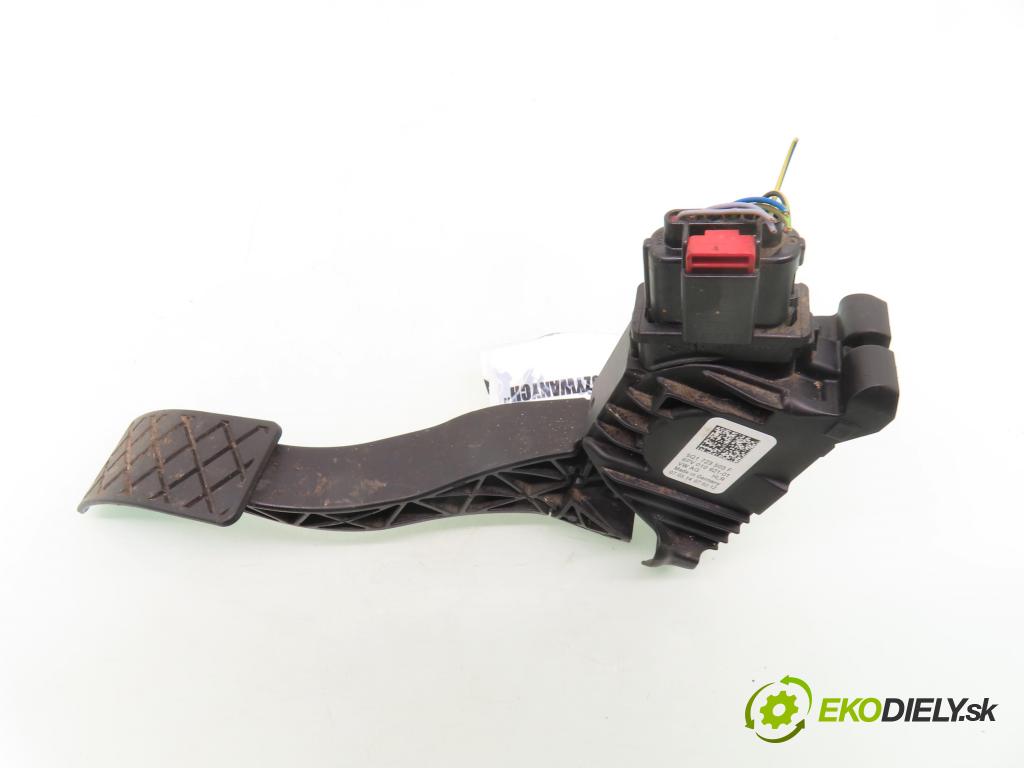 SEAT LEON (5F1) HB 2014 110,00 2.0 TDI CR 150 - CKFC 1968,00 Potenciometer plynu 5Q1723503F ; 6PV01062101 (Potenciometer plynového pedálu)