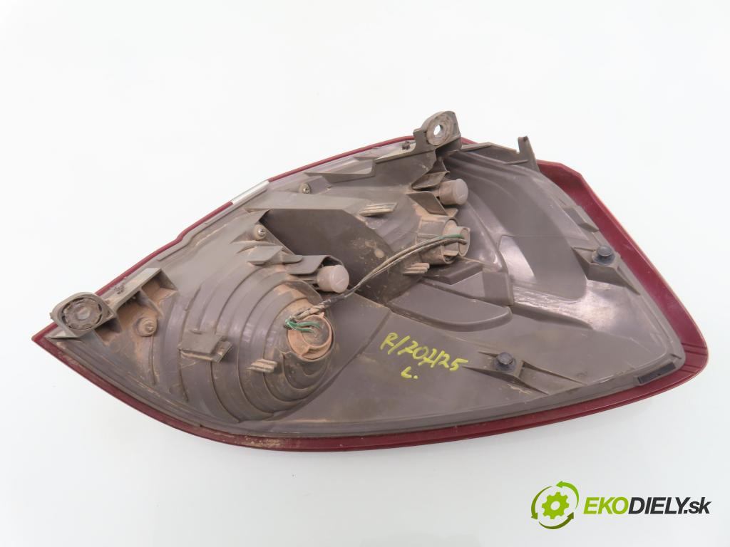 SUBARU OUTBACK (BL, BP) KOMBI 2008 110,00 2.0 D AWD - EE20Z 1998,00 světlo levé zadní