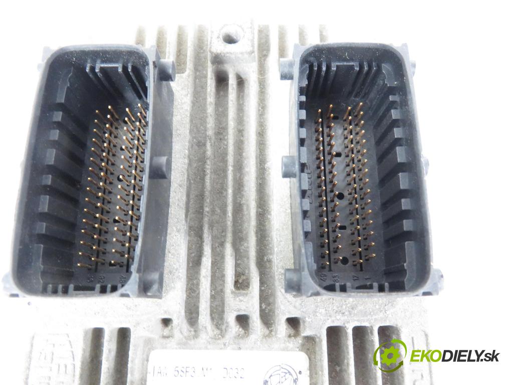 FIAT GRANDE PUNTO (199_) HB 2008 48,00 1.2 - 199 A4.000 1242,00 spinačka / imobilizéra IMMO / Riadiaca jednotka IAW5SF3M1 ; 51798649 ; 51813197