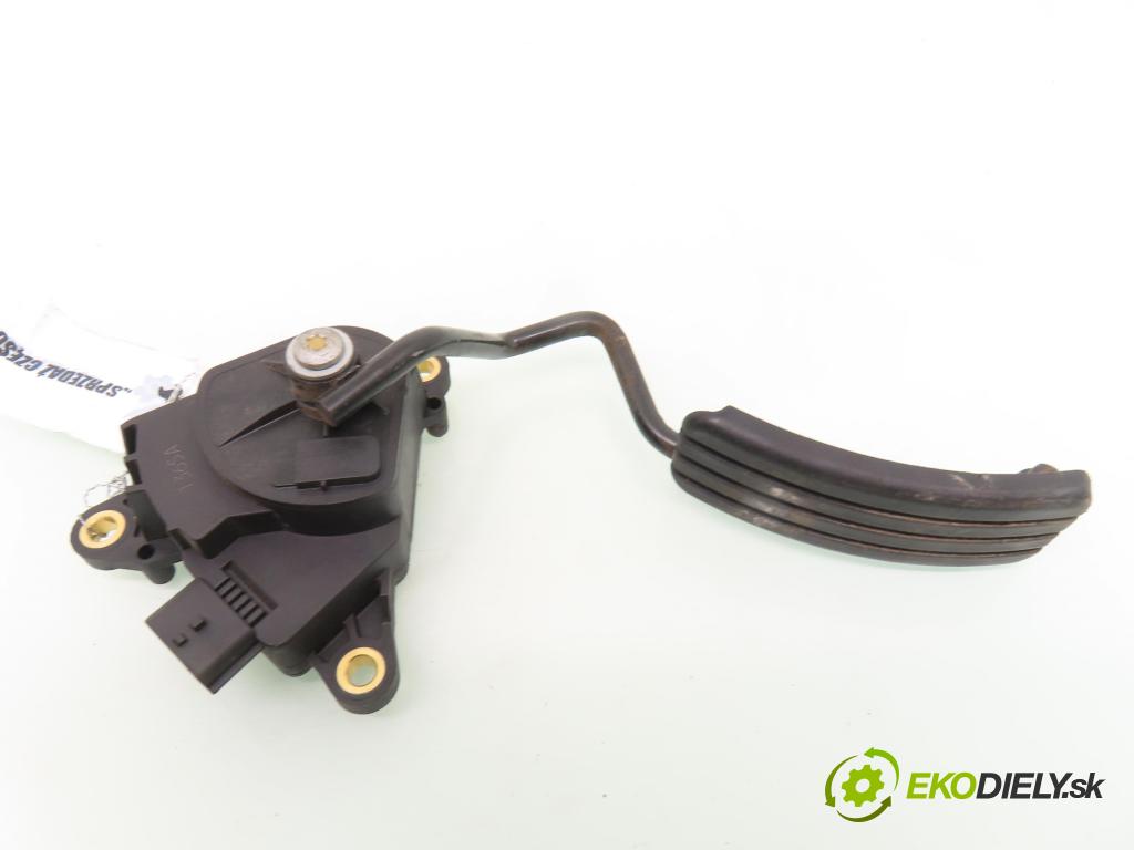 RENAULT MODUS / GRAND MODUS (F/JP0_) HB 2005 48,00 1.2 (FP0C, FP0K, FP0P) - D4F 740 1149,00 Potenciometer plynu 8200139319B (Potenciometer plynového pedálu)