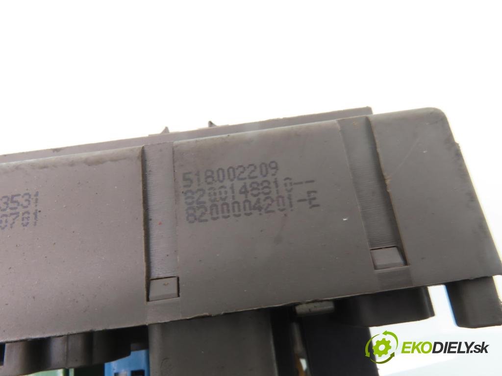 RENAULT LAGUNA II (BG0/1_) LIFTBACK 2001 79,00 1.6 16V (BG0A, BG0L) - K4M 714 1598,00 skříňka POJISTKY: 8200004201E