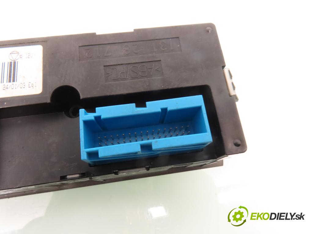 OPEL VECTRA C GTS (Z02) LIFTBACK 2003 108,00 2.2 16V - Z 22 SE 2198,00 Panel topení KLIMATRONIK 13138196