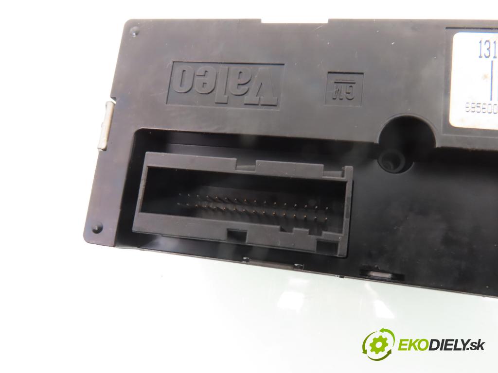 OPEL VECTRA C GTS (Z02) LIFTBACK 2003 108,00 2.2 16V - Z 22 SE 2198,00 Panel topení KLIMATRONIK 13138196