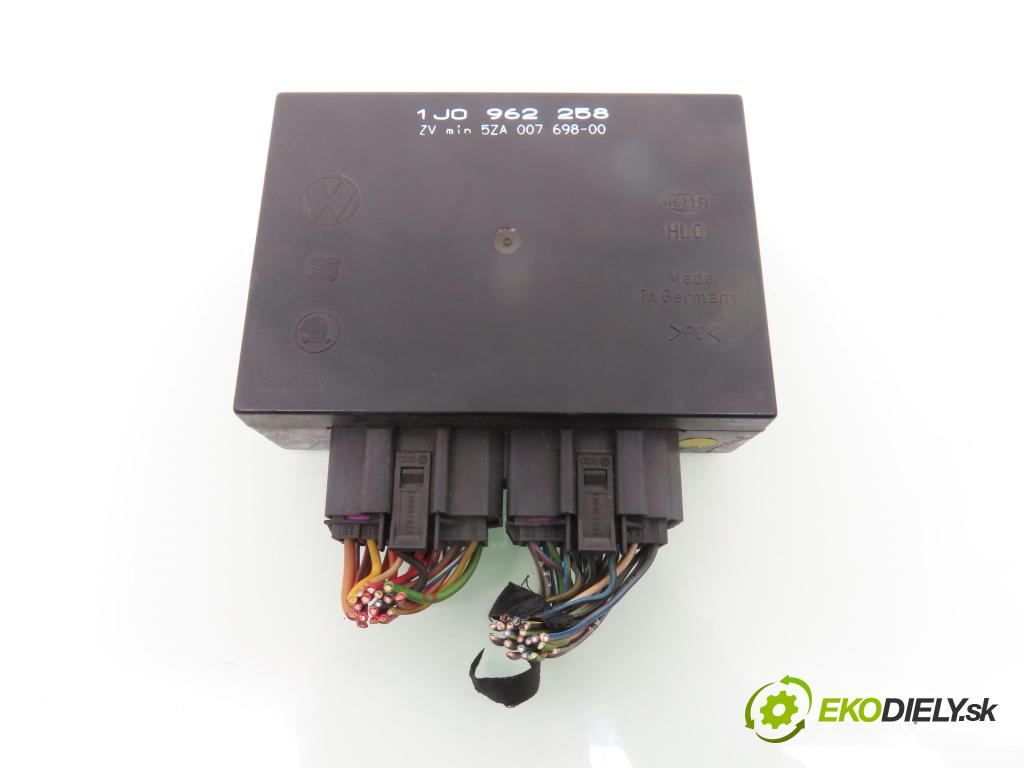 SKODA OCTAVIA I (1U2) SEDAN 1998 74,00 1.6 - AEH 1595,00 MODUL komfortu 1J0962258