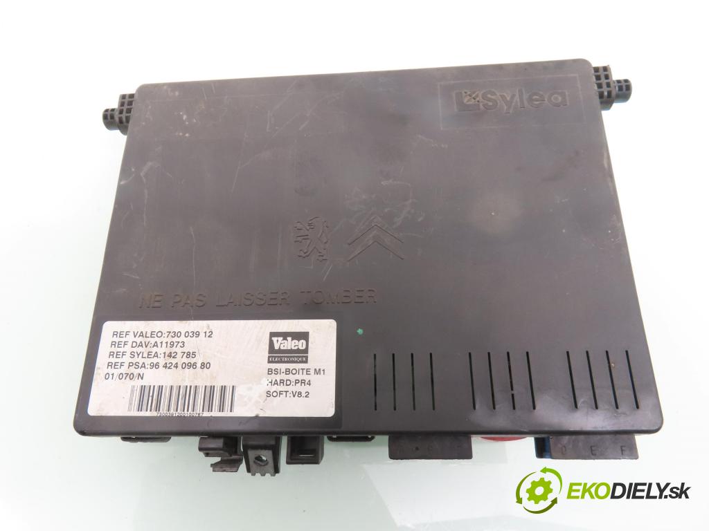 PEUGEOT PARTNER Skrzynia (5_, G_) CHLODNIA 2003 51,00 1.9 D - WJY (DW8B) 1868,00 MODUL BSI 9642409680 ; 73003912
