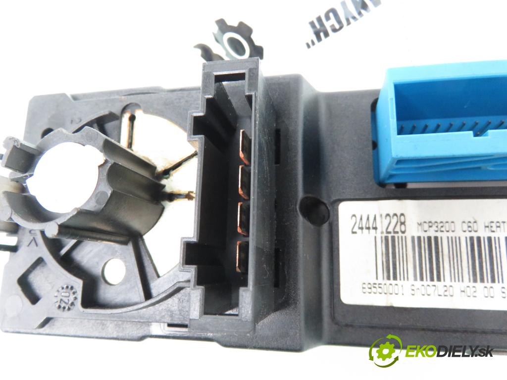 OPEL VECTRA C (Z02) LIFTBACK 2002 74,00 2.0 DTI 16V 101 - Y 20 DTH 1995,00 Panel topení KLIMATIZACE: 24441228