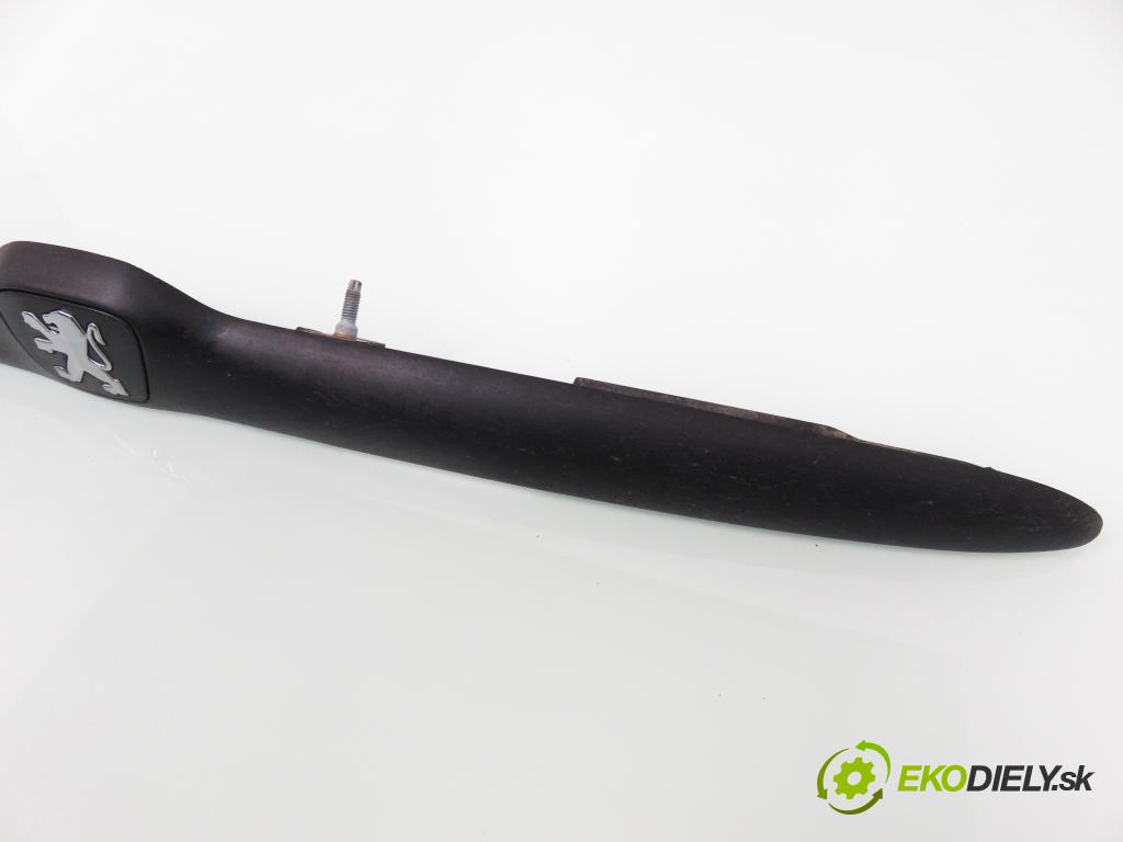 PEUGEOT 206 liftback (2A/C) HB 1999 55,00 1.4 i 75 -  KFX 1361,00 zadní část - čelo dveří kufr 9629038877 ; 9628745877