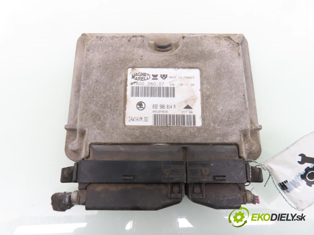 SKODA OCTAVIA I (1U2) SEDAN 1997 55,00 1.6 - AEE 1598,00 řídící jednotka motora 032906014R ; 6160026007