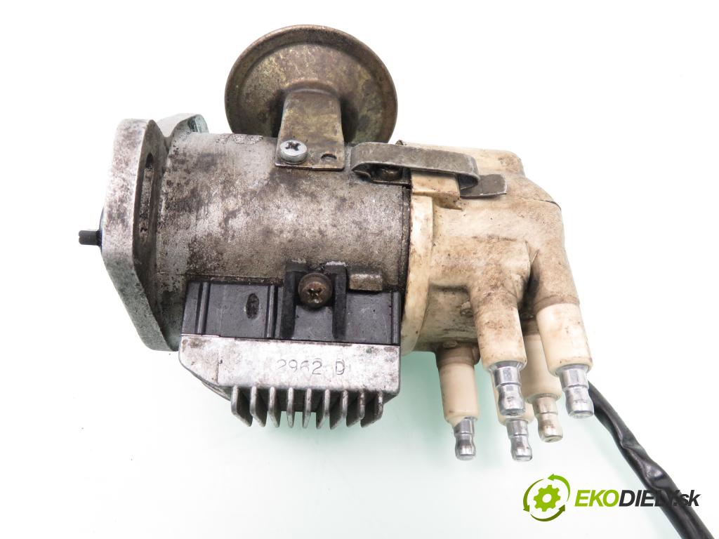 FIAT UNO (146_) HB 1994 33,00 1 - 156 A2.000 999,00 rozdělovač ZAPALOVÁNÍ 829R1829P1