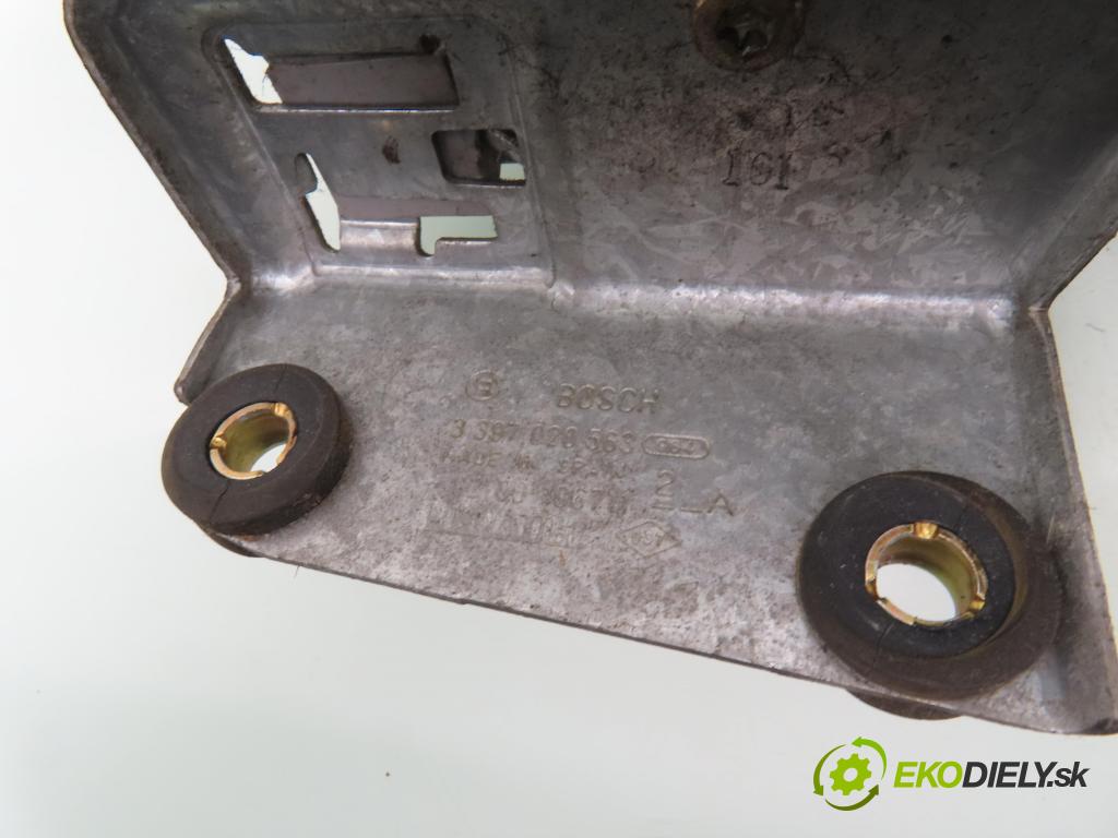 RENAULT SCENIC I (JA0/1_) MINIVAN 2000 70,00 1.4 16V (JA0D, JA1H, Ja0W, JA10) - K4J 714 1390,00 MECHANISMUS/ motorek stěračů 0390241379 ; 3397020563 ; 8200106711A
