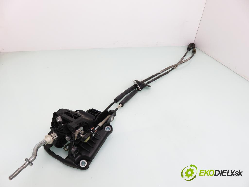 MAZDA 5 (CR19) MINIVAN 2005 105,00 2.0 MZR-CD 143 - RF7J 1998,00 ZVEDÁK: