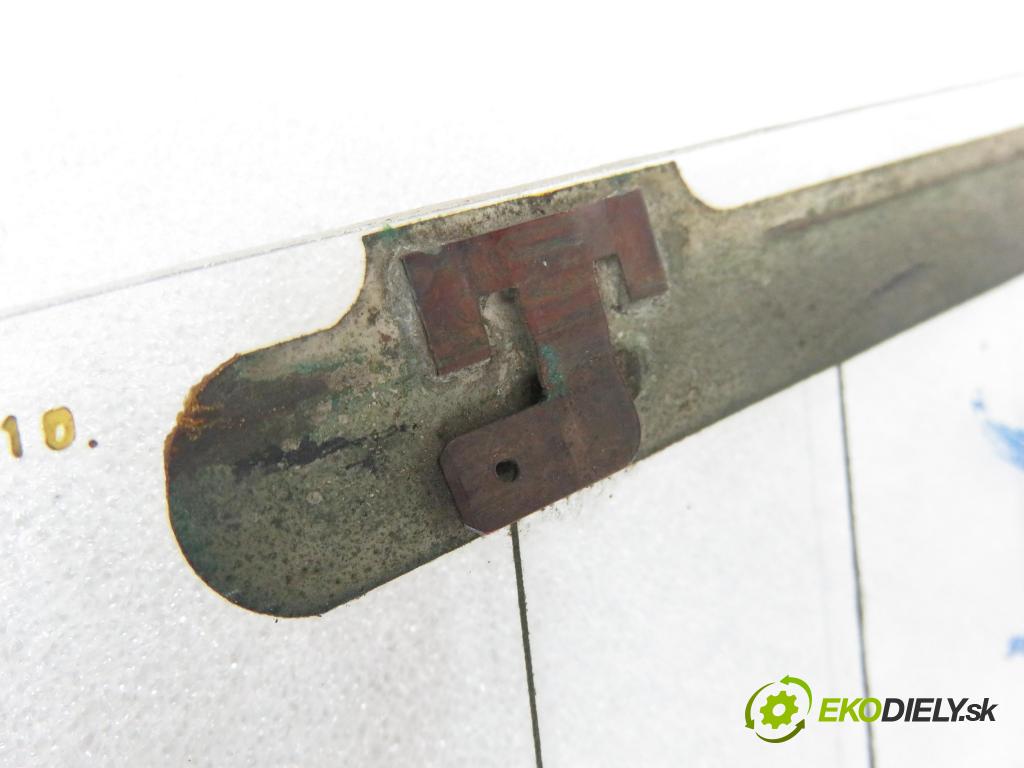 VW TRANSPORTER IV Skrzynia (70XA) FURGON 1998 65,00 2.5 TDI - AYY 2461,00 Okno zadné kapota