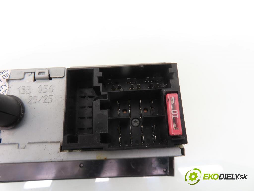 FIAT GRANDE PUNTO (199_) HB 2006 66,00 1.3 D Multijet 90 - 199 A3.000 1248,00 RADIO CD 7646328316