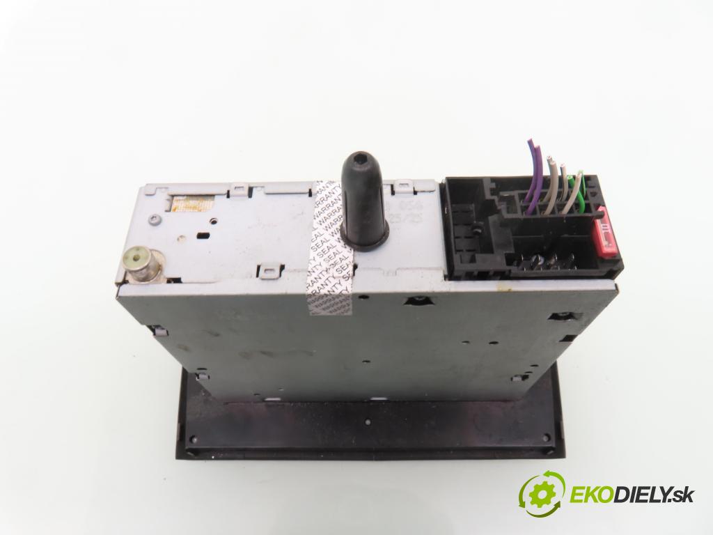 FIAT GRANDE PUNTO (199_) HB 2006 66,00 1.3 D Multijet 90 - 199 A3.000 1248,00 RADIO CD 7646328316