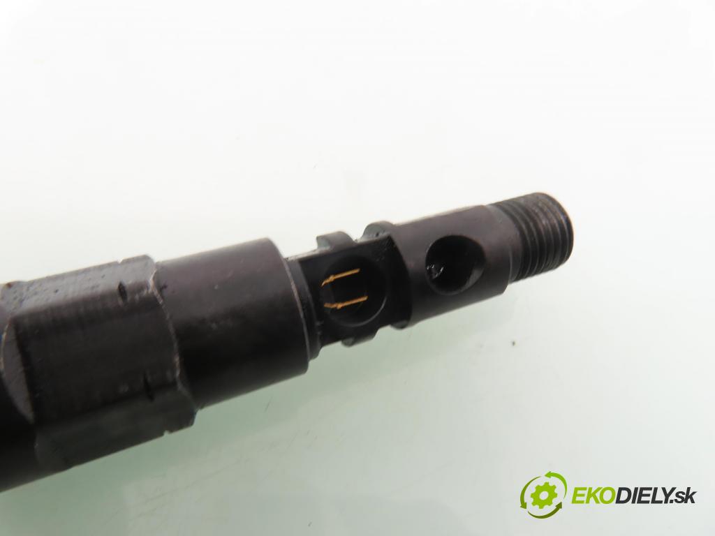 FORD MONDEO III (B5Y) SEDAN 2001 96,00 2.0 TDCi - FMBA 1998,00 vstrekovač 2S7Q9K546AH ; EJDR001017 (Vstrekovač paliva)