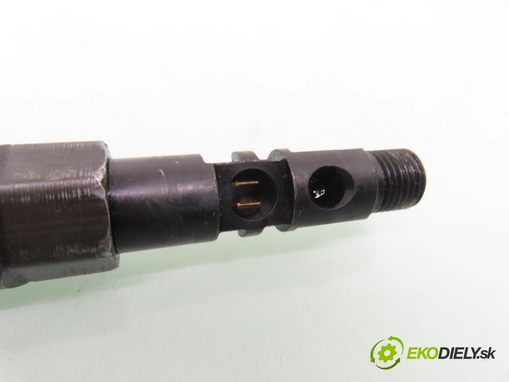 FORD MONDEO III (B5Y) SEDAN 2001 96,00 2.0 TDCi - FMBA 1998,00 vstrekovač 2S7Q9K546AH ; EJDR001017 (Vstrekovač paliva)