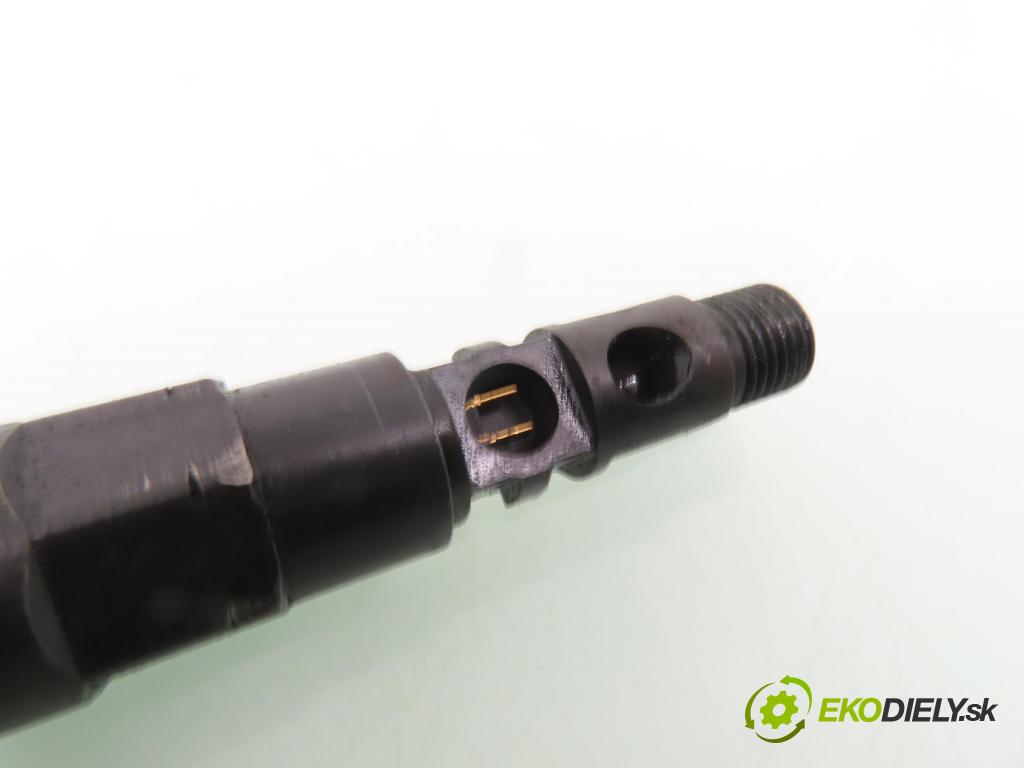 FORD MONDEO III (B5Y) SEDAN 2001 96,00 2.0 TDCi - FMBA 1998,00 vstrekovač 2S7Q9K546AH ; EJDR001017 (Vstrekovač paliva)