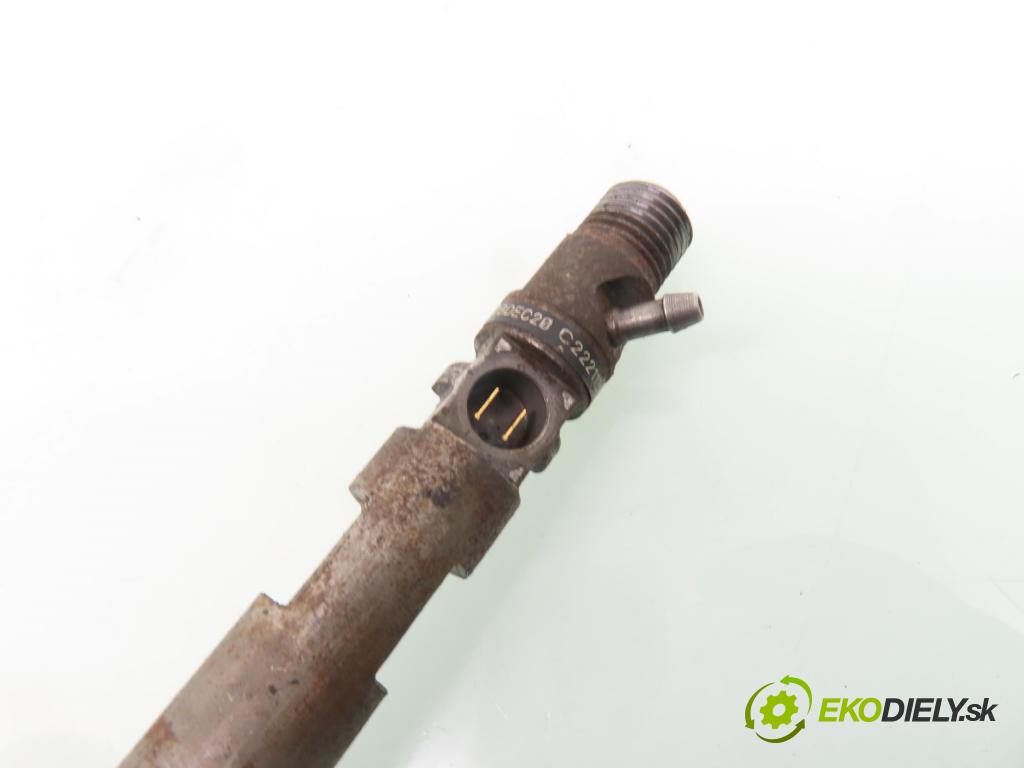 RENAULT MEGANE II (BM0/1_, CM0/1_) HB 2002 60,00 1.5 dCi 82 - K9K 722 1461,00 vstrekovač 28232251 ; 166001137R ; H8200421897 (Vstrekovač paliva)