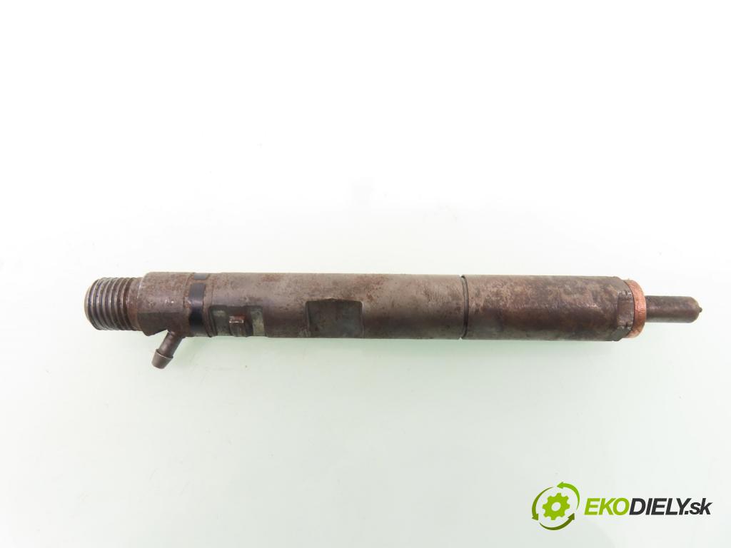 RENAULT MEGANE II (BM0/1_, CM0/1_) HB 2002 60,00 1.5 dCi 82 - K9K 722 1461,00 vstrekovač 28232251 ; 166001137R ; H8200421897 (Vstrekovač paliva)