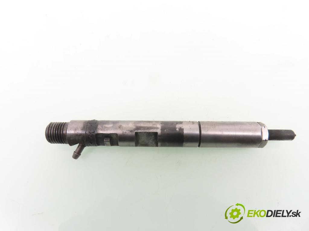 RENAULT MEGANE II (BM0/1_, CM0/1_) HB 2002 60,00 1.5 dCi 82 - K9K 722 1461,00 vstrekovač 28232251 ; 166001137R ; H8200421897 (Vstrekovač paliva)