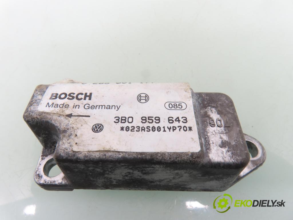 AUDI A4 (8D2, B5) SEDAN 1996 74,00 1.6 - ANA 1595,00 Snímač nárazu 3B0959643 (Snímač nárazu)