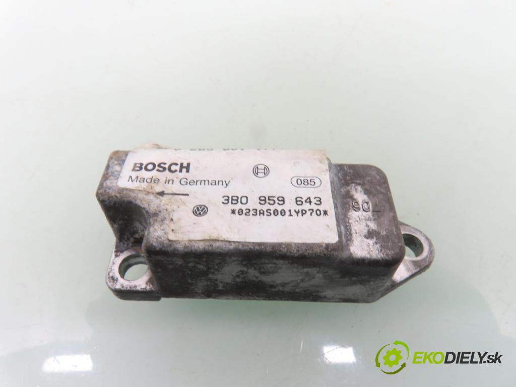 AUDI A4 (8D2, B5) SEDAN 1996 74,00 1.6 - ANA 1595,00 Snímač nárazu 3B0959643 (Snímač nárazu)