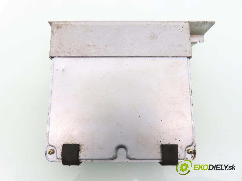 LEXUS IS I (JCE1_, GXE1_) SEDAN 2005 114,00 200 (GXE10) - 1G-FE 1988,00 řídící jednotka motora 8966153030 ; 1753002541