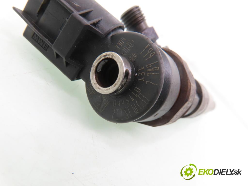 BMW 3 (E46) SEDAN 2002 110,00 320 d 150 - M47 D20 (204D4) 1995,00 vstrekovač 0445110131 (Vstrekovač paliva)