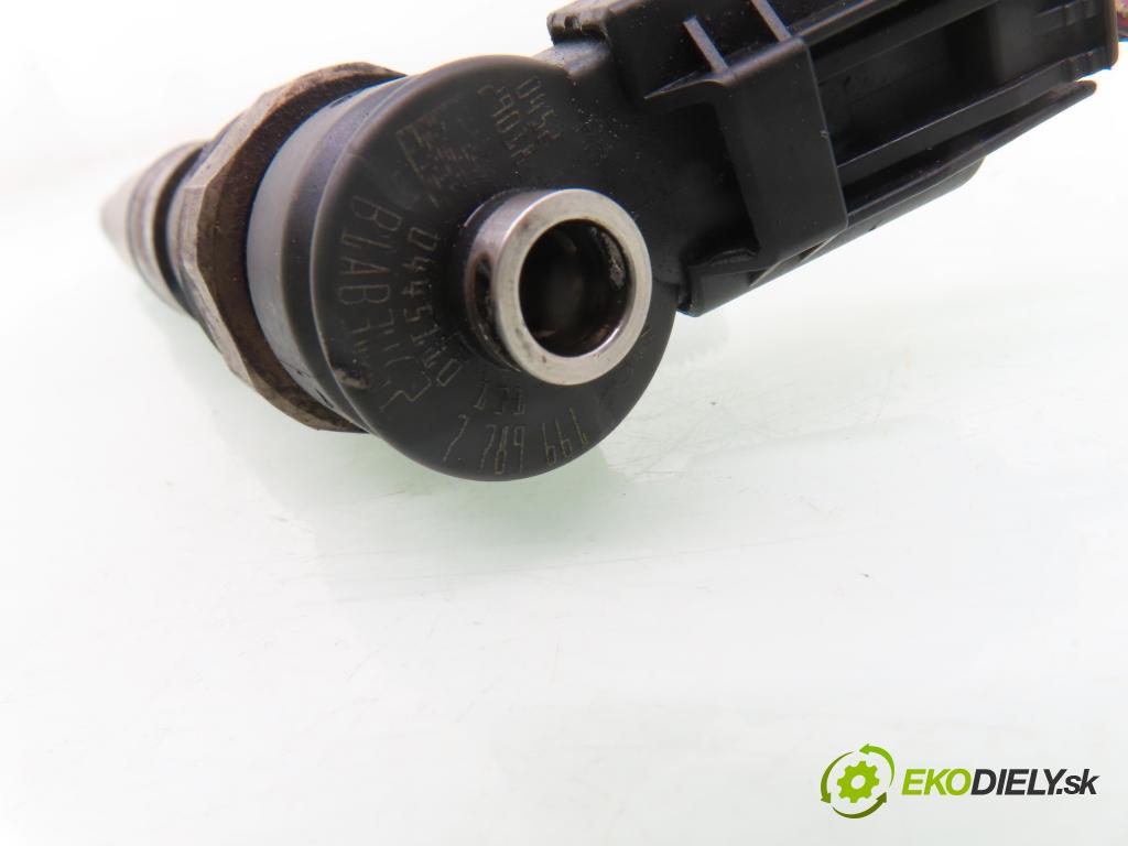 BMW 3 (E46) SEDAN 2002 110,00 320 d 150 - M47 D20 (204D4) 1995,00 vstrekovač 0445110131 (Vstrekovač paliva)