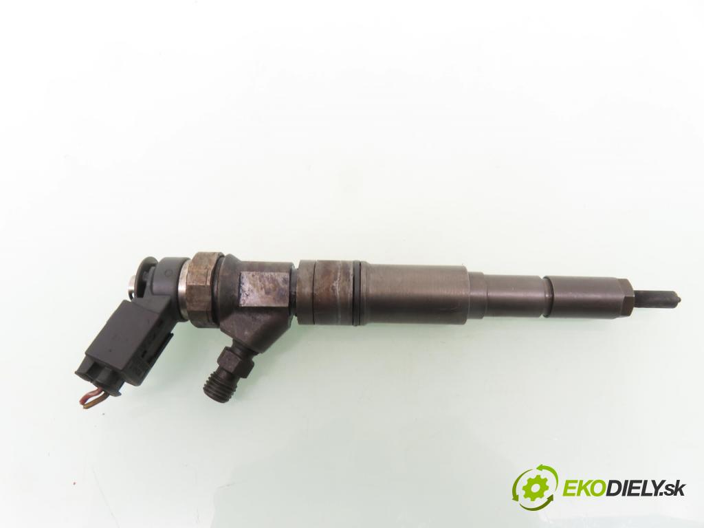 BMW 3 (E46) SEDAN 2002 110,00 320 d 150 - M47 D20 (204D4) 1995,00 vstrekovač 0445110131 (Vstrekovač paliva)