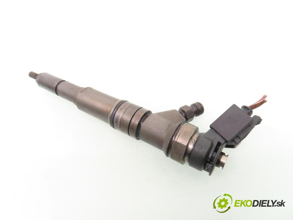 BMW 3 (E46) SEDAN 2002 110,00 320 d 150 - M47 D20 (204D4) 1995,00 vstrekovač 0445110131 (Vstrekovač paliva)