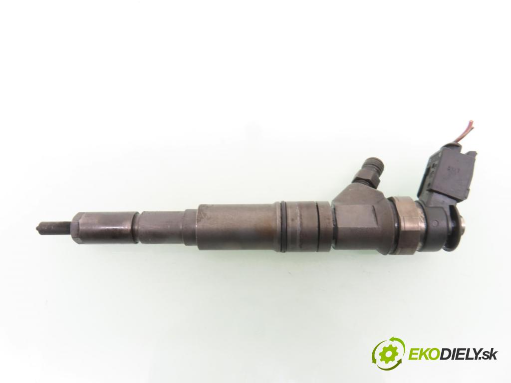 BMW 3 (E46) SEDAN 2002 110,00 320 d 150 - M47 D20 (204D4) 1995,00 vstrekovač 0445110131 (Vstrekovač paliva)